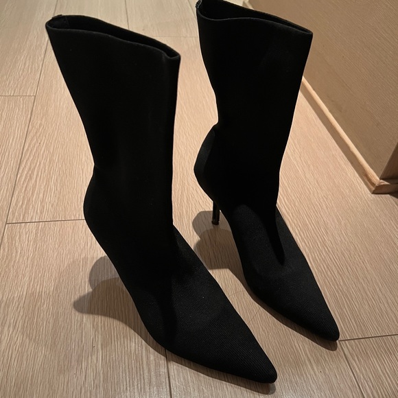 Black Pointed heel boots - Picture 3 of 3
